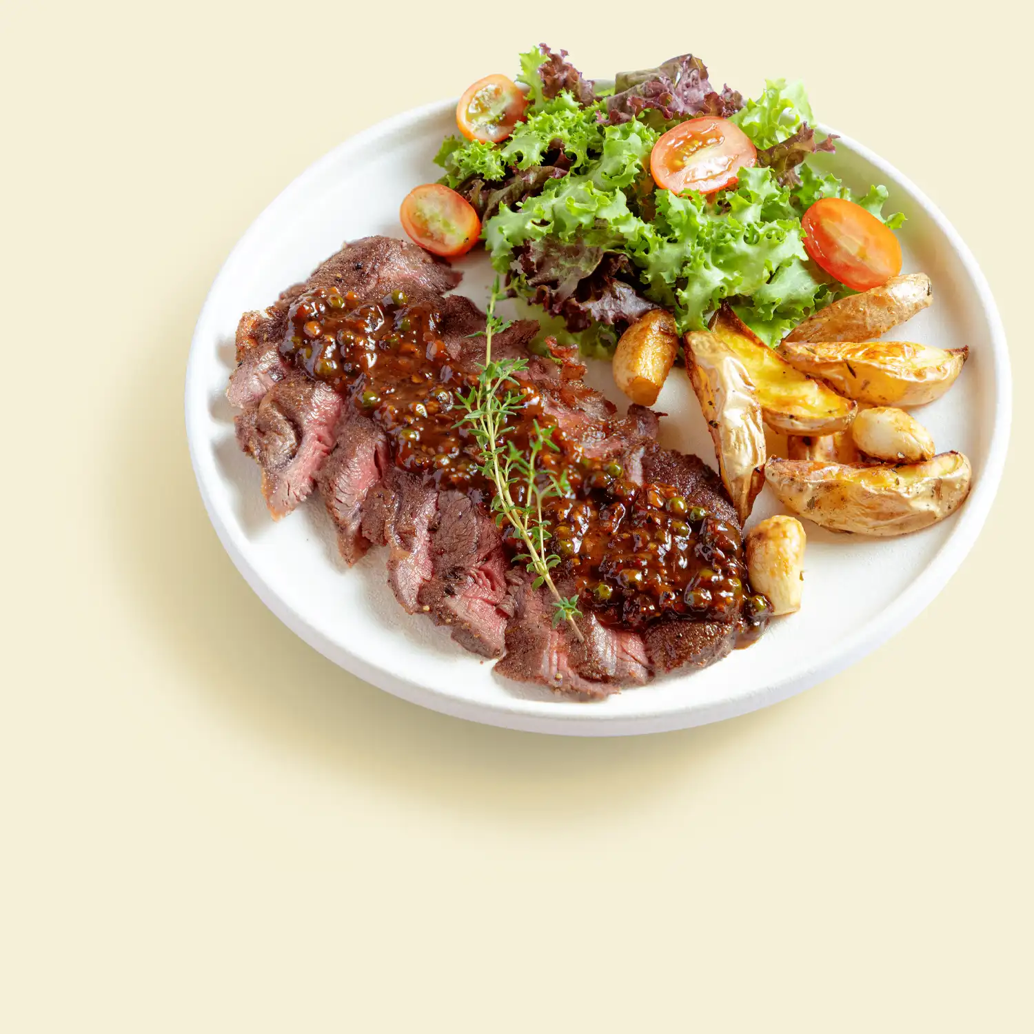 Bít-tết sốt tiêu đen No Nê bistro Quy Nhơn